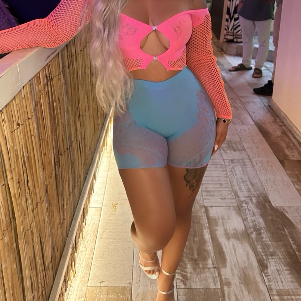 Poster girl set